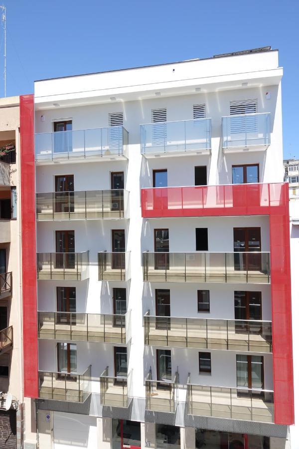 Central Modern Apartment Барі Екстер'єр фото
