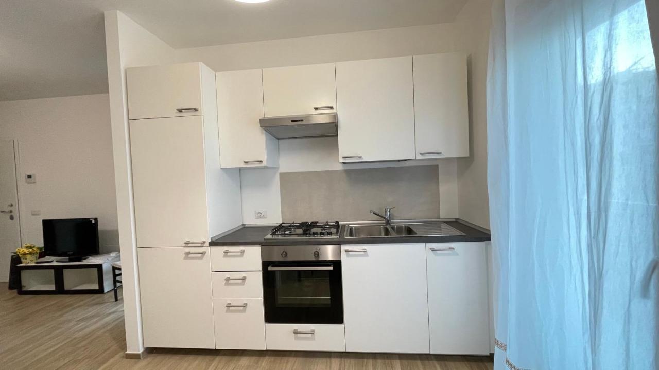 Central Modern Apartment Барі Екстер'єр фото