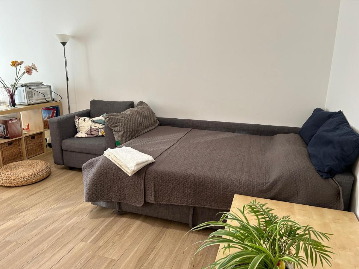 Central Modern Apartment Барі Екстер'єр фото