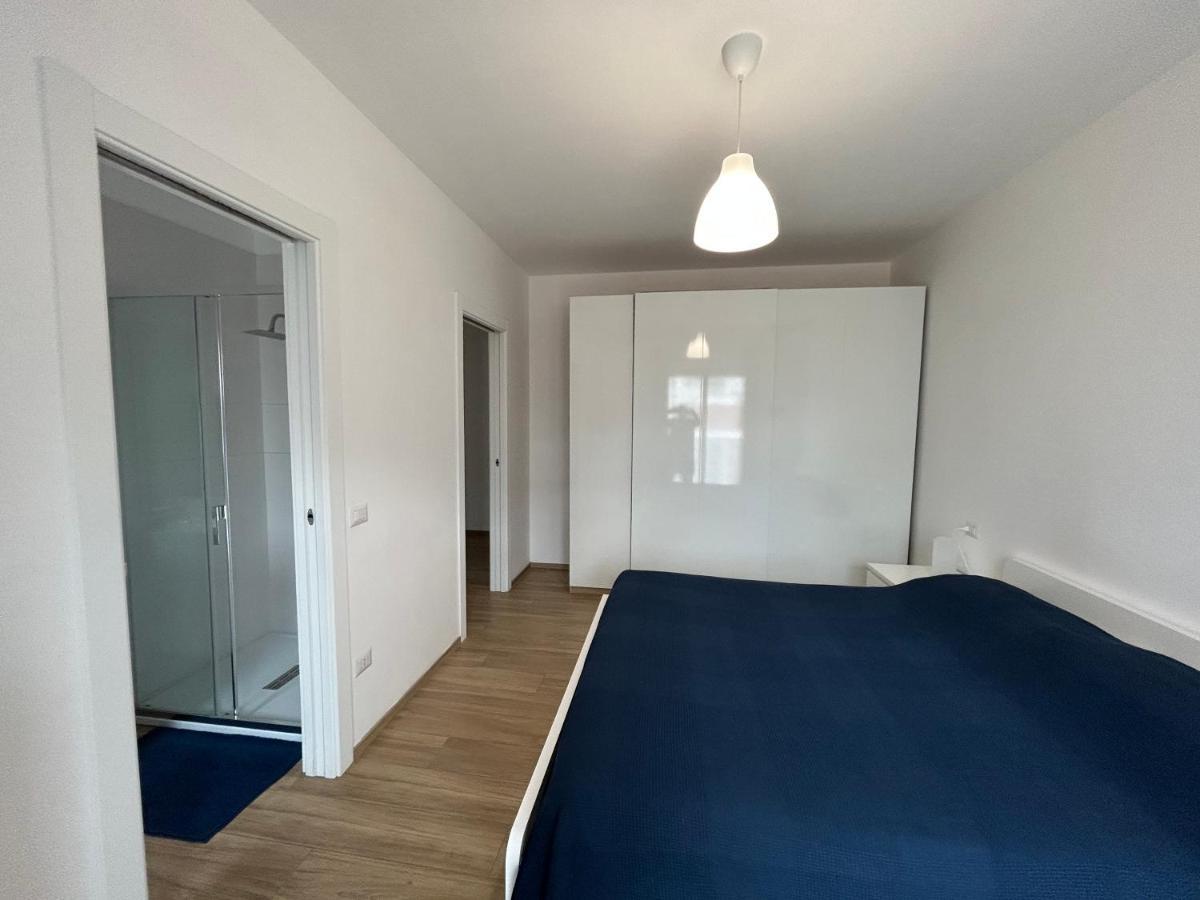 Central Modern Apartment Барі Екстер'єр фото