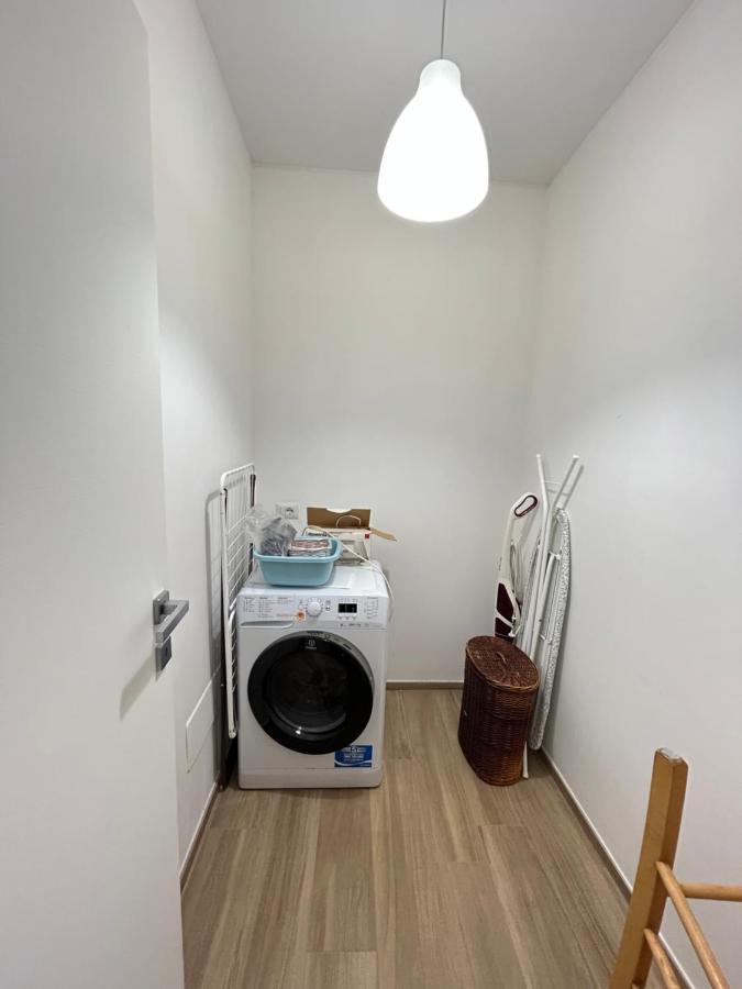 Central Modern Apartment Барі Екстер'єр фото