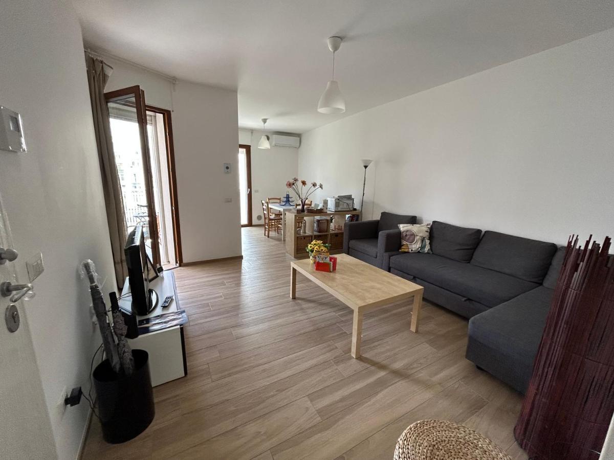 Central Modern Apartment Барі Екстер'єр фото