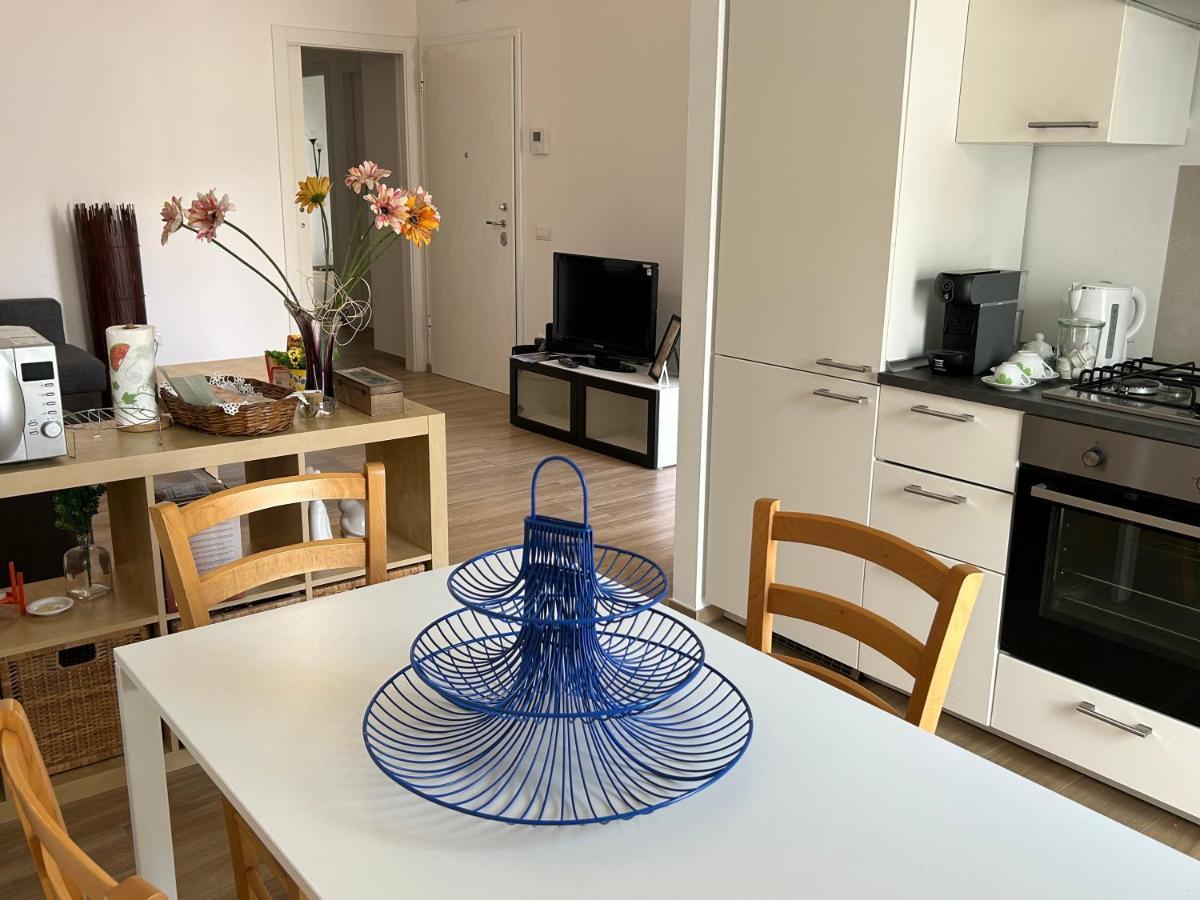 Central Modern Apartment Барі Екстер'єр фото