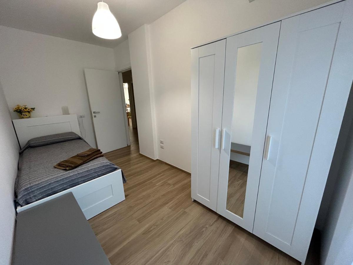 Central Modern Apartment Барі Екстер'єр фото