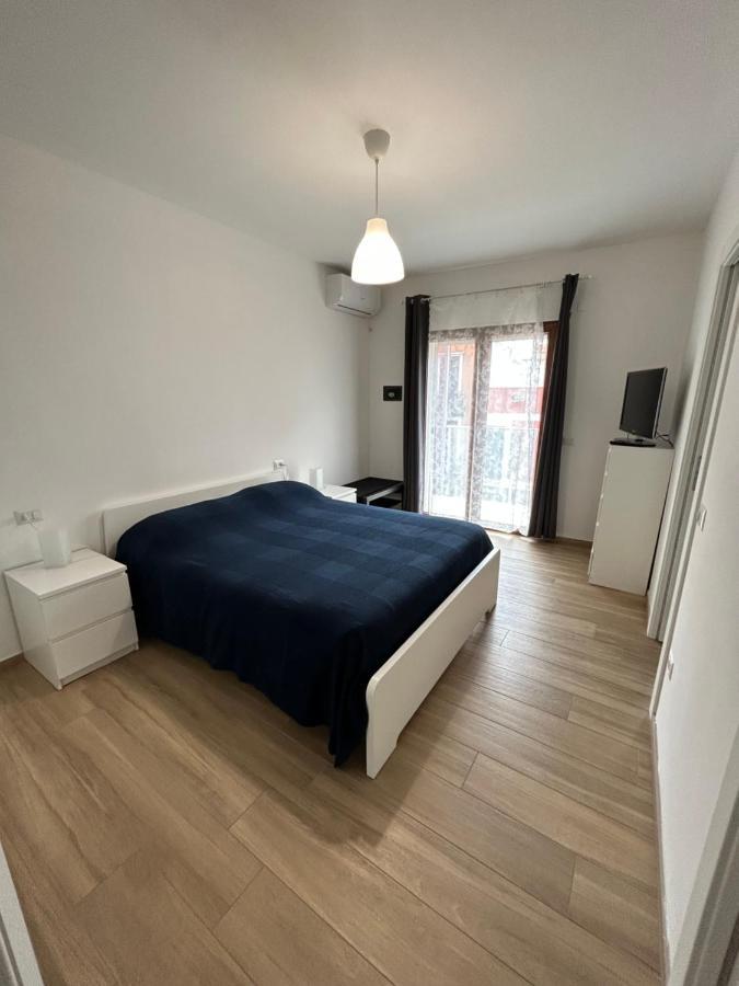 Central Modern Apartment Барі Екстер'єр фото