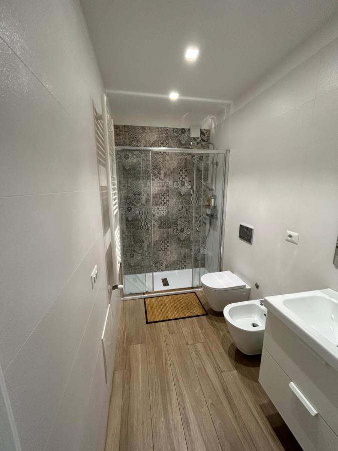 Central Modern Apartment Барі Екстер'єр фото